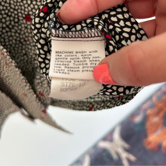 VTG Country Sophisticates by Pendleton Black and White Patterned Tie Blouse 12 - Picture 8 of 8